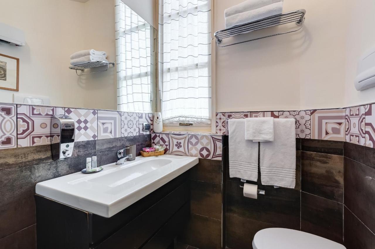 Piazza Di Spagna Fantastic Apartment โรม ภายนอก รูปภาพ